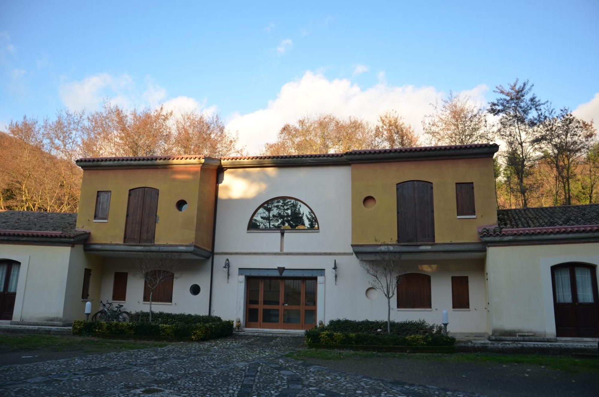 Borgo Villa Maria Monticchio  Exteriör bild