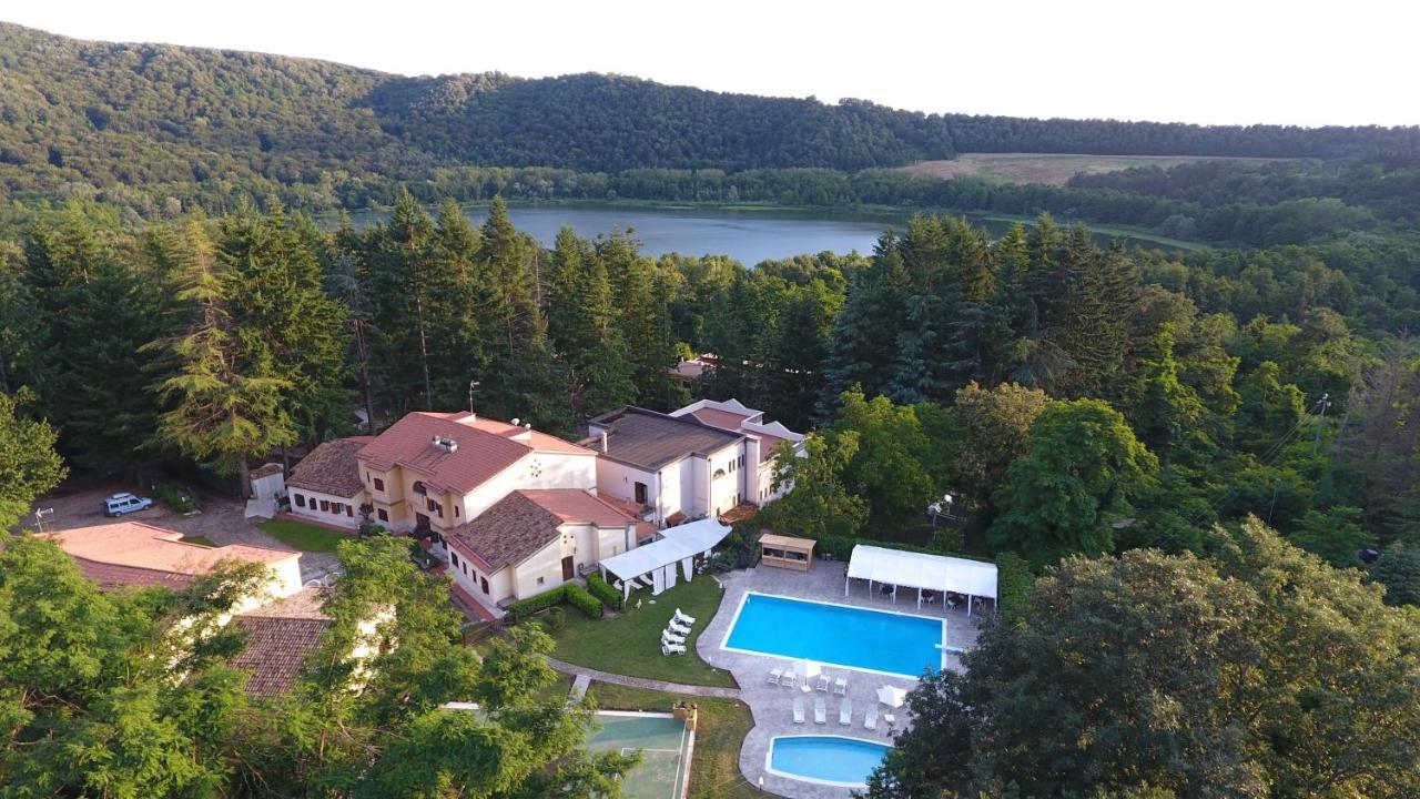 Borgo Villa Maria Monticchio  Exteriör bild